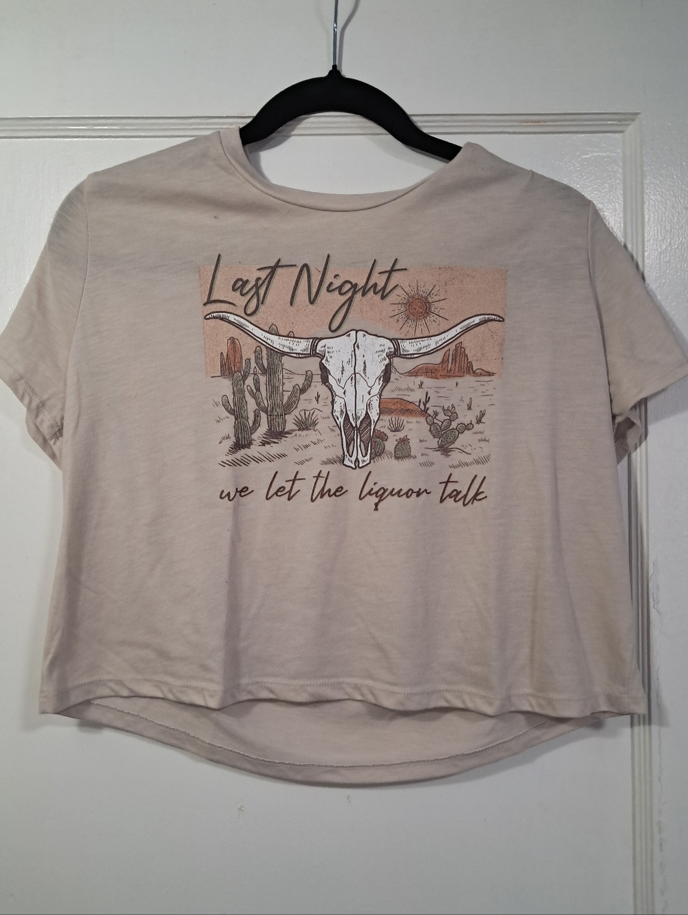 Boho Morgan Wallen "Last Night" Song Lyric Desert Skull Cropped Graphic Tee - Picture 2 of 4